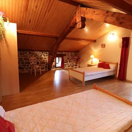 Hébergement de vacances Maison De Caractere Renovee - 6 Pers, Jardin, Terrasse, Cheminee, Proche Activites Nature - Fr-1-742-337 *